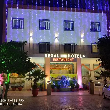 Regal Hotel And Restaurant Matura Exterior foto