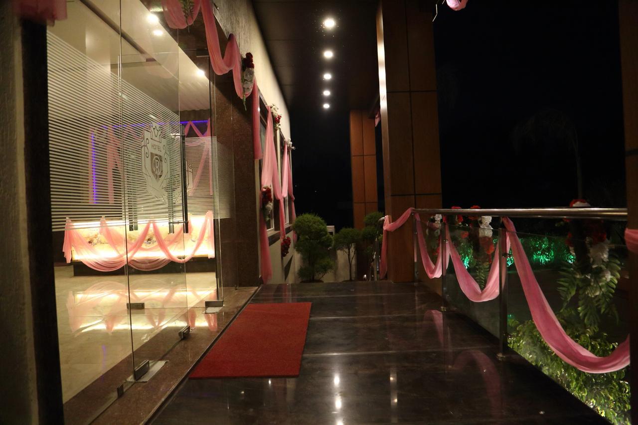 Regal Hotel And Restaurant Matura Exterior foto