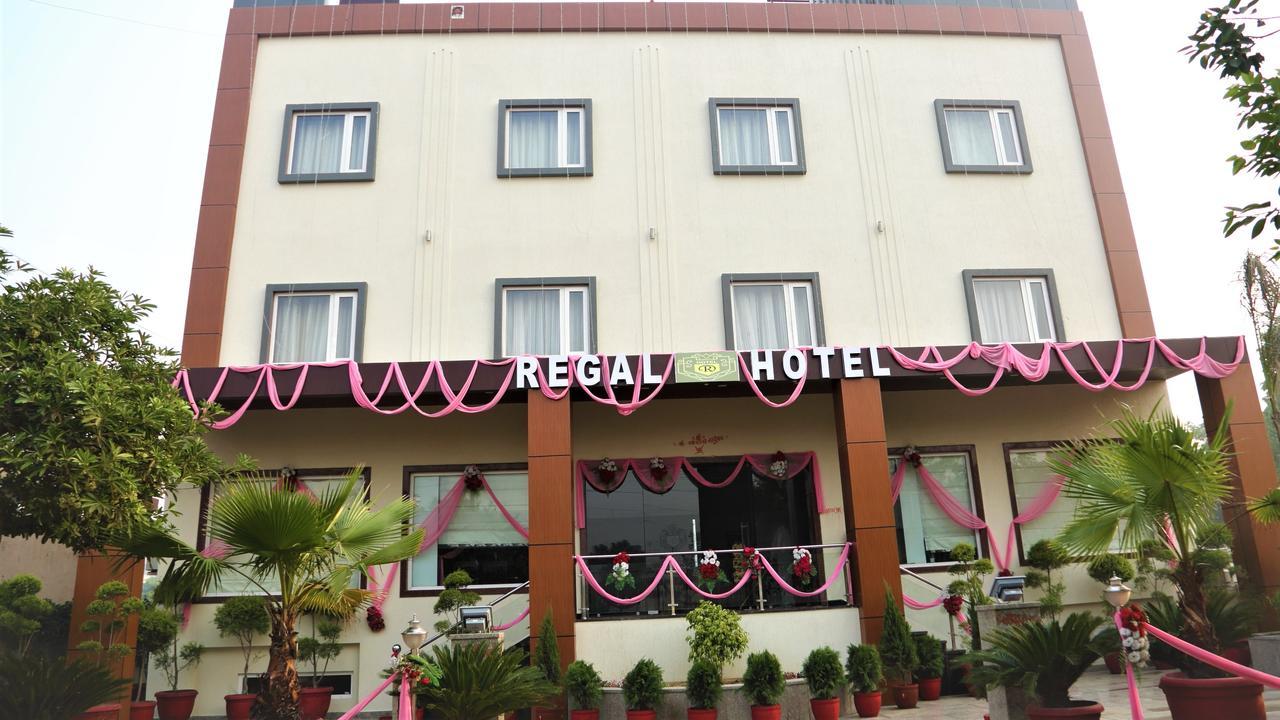Regal Hotel And Restaurant Matura Exterior foto